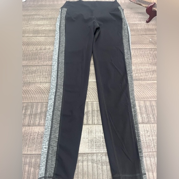 Vuori Black and Gray Athletic Leggings - Picture 1 of 3